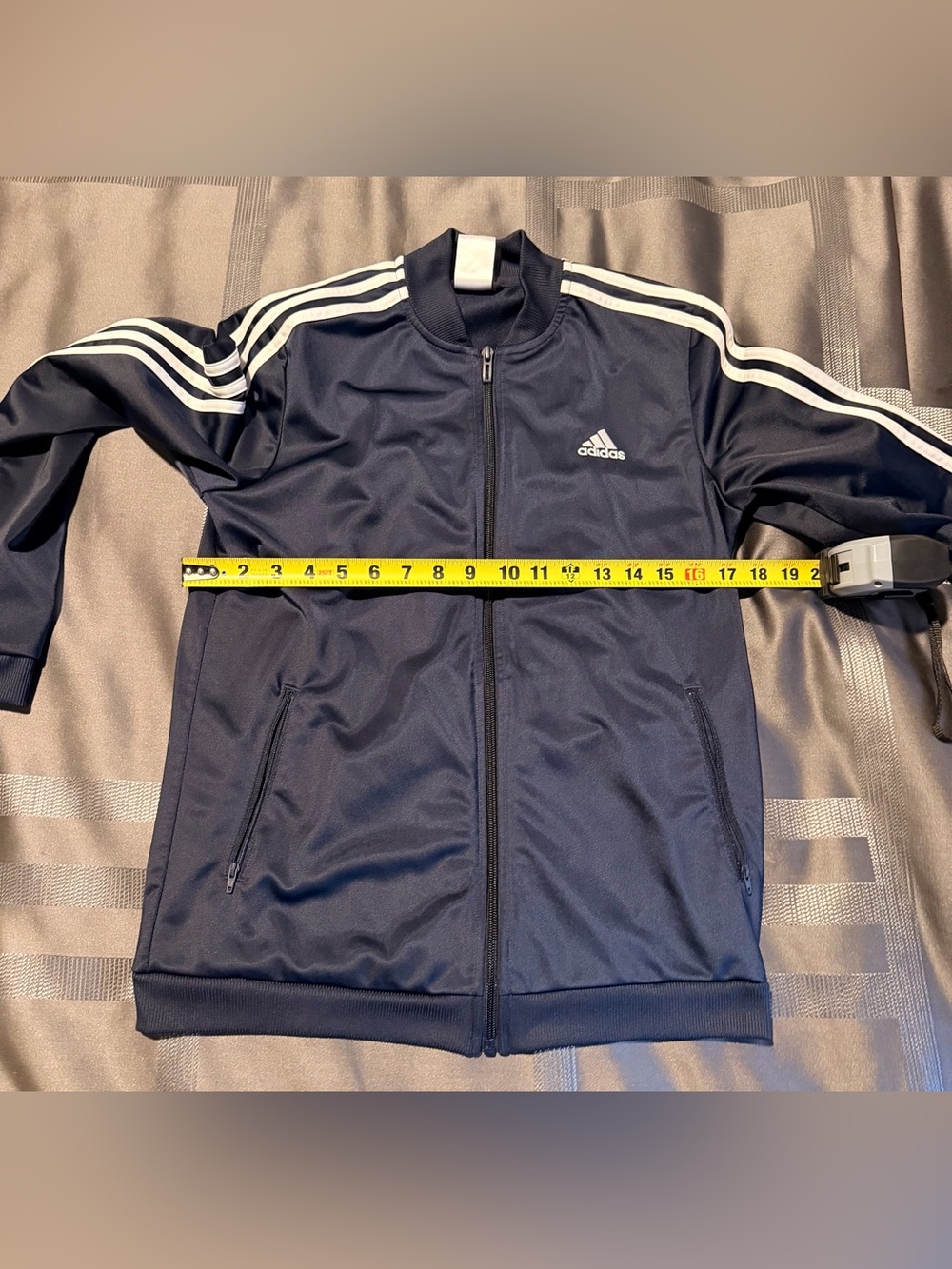 Adidas Track Jacket Blue White Stripes Wonen size MEDIUM